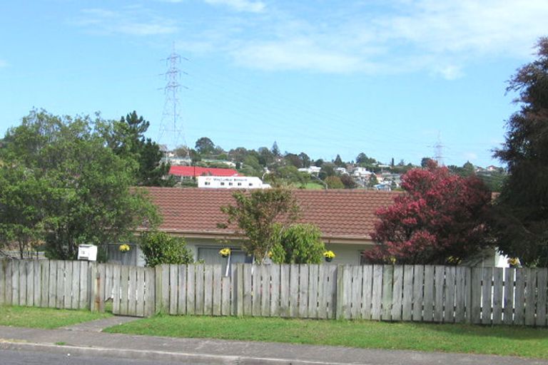 Photo of property in 12 Cedar Heights Avenue, Massey, Auckland, 0614