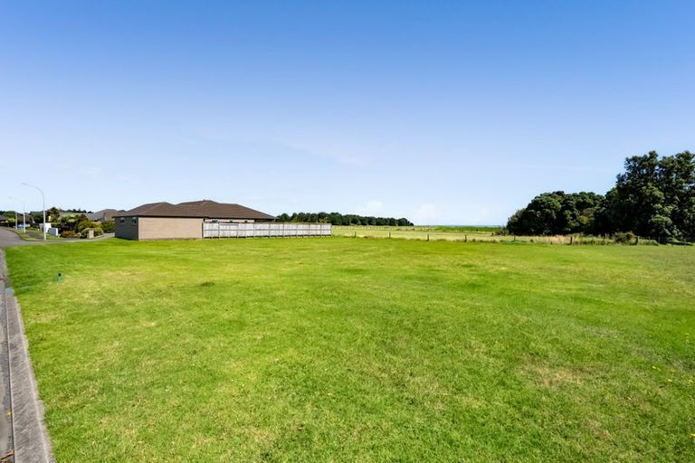 Photo of property in 25a Dolphin Parade, Bell Block, New Plymouth, 4312