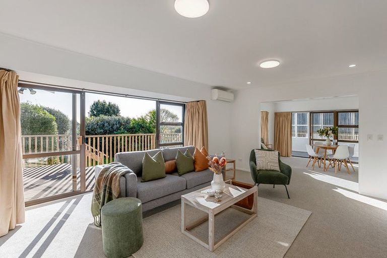 Photo of property in 16 Huia Street, Waikanae, 5036