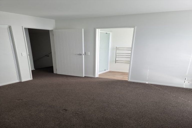 Photo of property in 15 Wheatsheaf Lane, Heathcote Valley, Christchurch, 8022