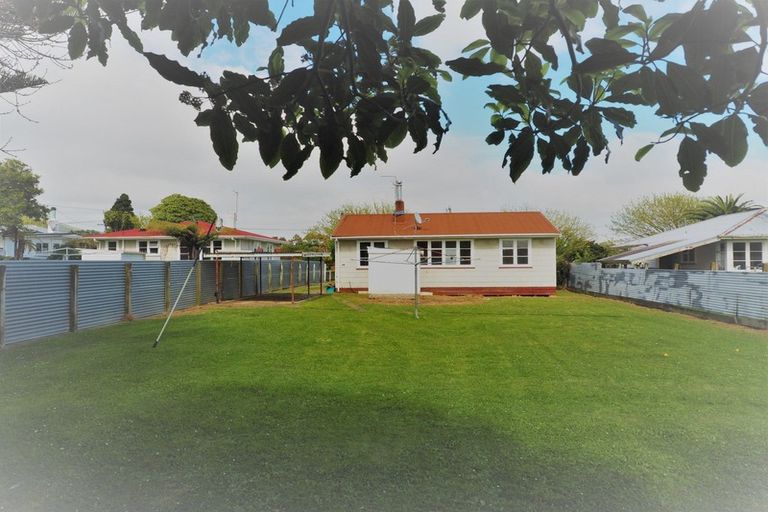 Photo of property in 61 Stout Street, Shannon, 4821