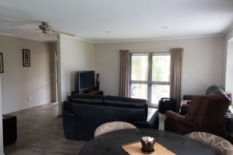 Photo of property in 16 Shoemaker Road, Waipu, 0510