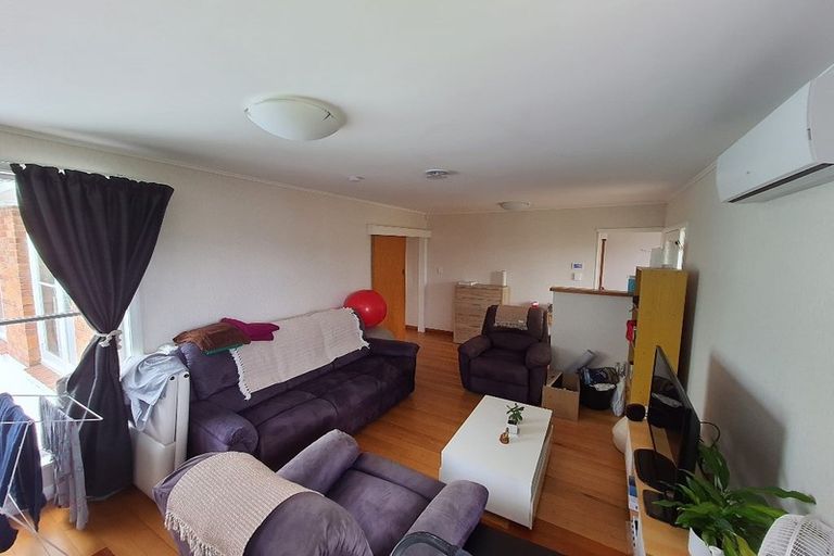Photo of property in 30 Weybridge Crescent, Glen Innes, Auckland, 1072