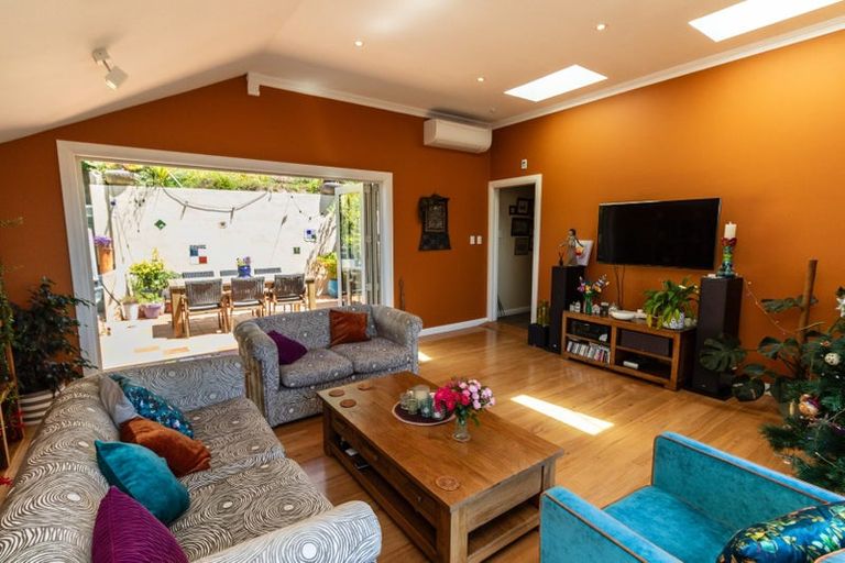 Photo of property in 16 Fortunatus Street, Brooklyn, Wellington, 6021