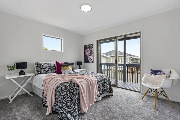 Photo of property in 70 Hutchinsons Road, Bucklands Beach, Auckland, 2014