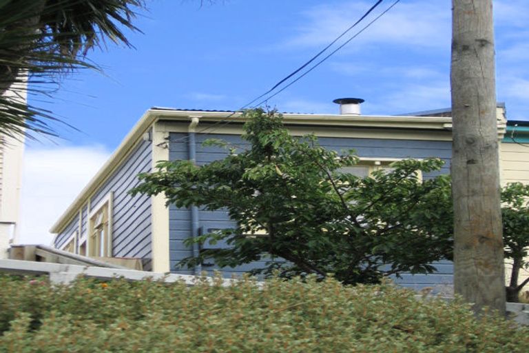 Photo of property in 48 Edinburgh Terrace, Berhampore, Wellington, 6023