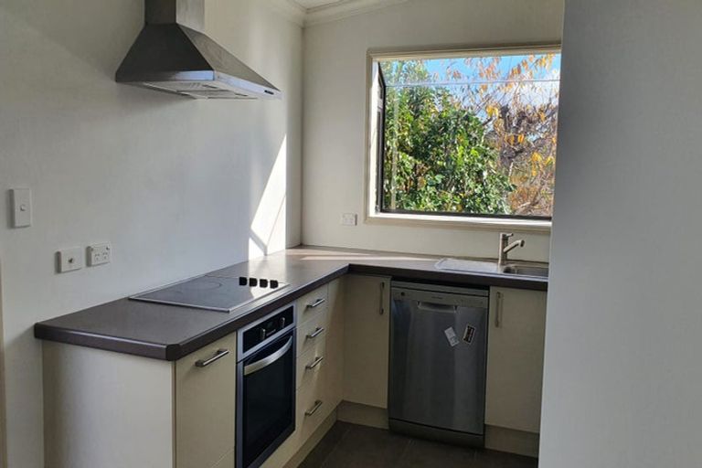 Photo of property in 27 Pahi Place, West Harbour, Auckland, 0618