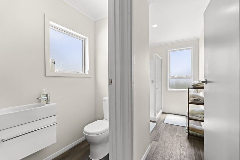 Photo of property in 4b Clerke Place, Marfell, New Plymouth, 4310