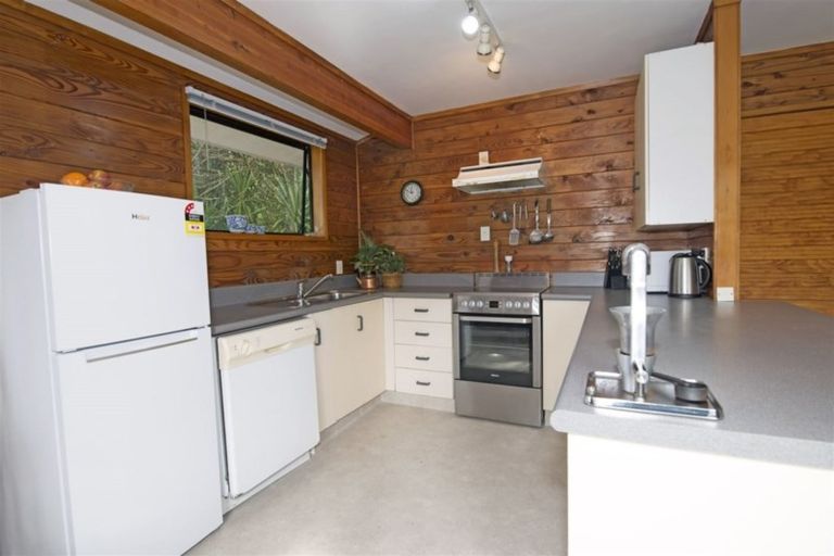 Photo of property in 2/4 James Scott Place, Te Atatu South, Auckland, 0602