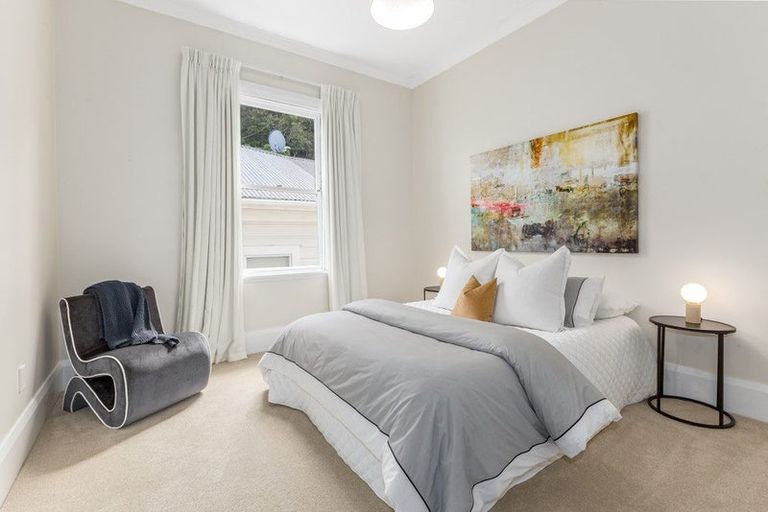 Photo of property in 22 Plunket Street, Kelburn, Wellington, 6012