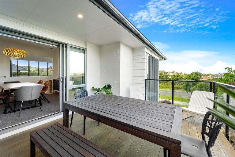 Photo of property in 96 Arran Point Parade, Orewa, 0931