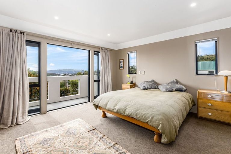 Photo of property in 11 Glengavel Grove, Papakowhai, Porirua, 5024