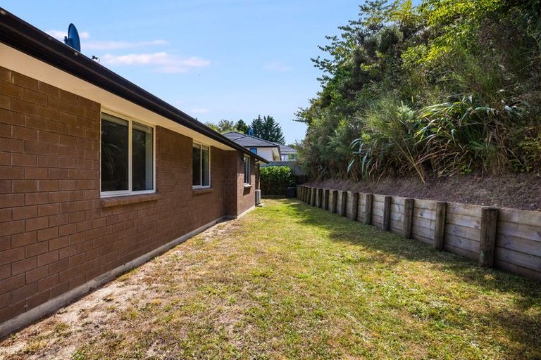 Photo of property in 34 Mooring Close, Whitby, Porirua, 5024