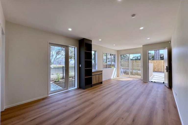 Photo of property in 118 Pigeon Mountain Road, Half Moon Bay, Auckland, 2012