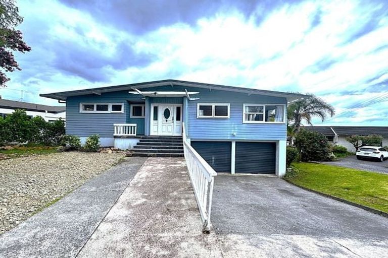 Photo of property in 20 Tawhana Crescent, Red Beach, 0932