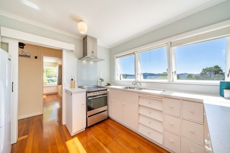 Photo of property in 35 Palliser Road, Roseneath, Wellington, 6011