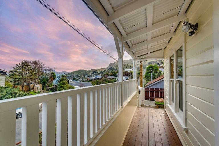 Photo of property in 4 Ripon Street, Lyttelton, 8082