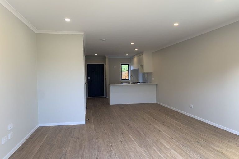 Photo of property in 2/125b Metcalfe Road, Ranui, Auckland, 0612