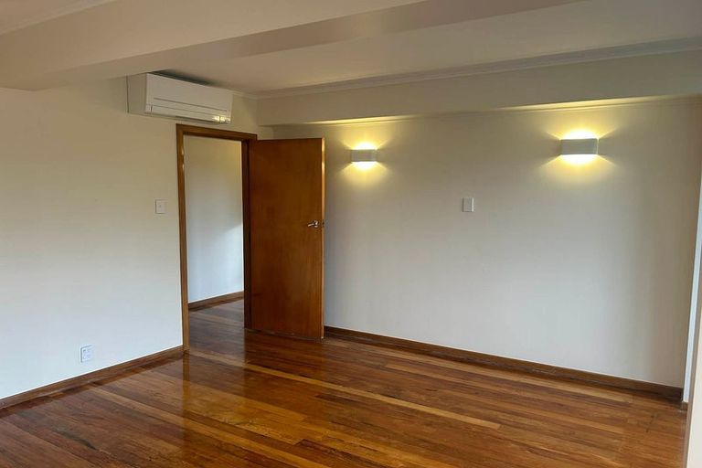 Photo of property in 23 Huntingdon Street, Northland, Wellington, 6012