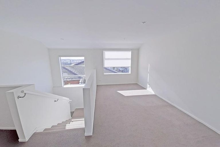 Photo of property in 12 Butler Stoney Crescent, Silverdale, 0932