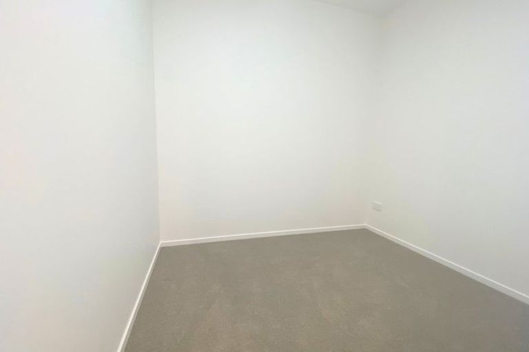 Photo of property in 50 Rauemi Way, Te Atatu South, Auckland, 0610