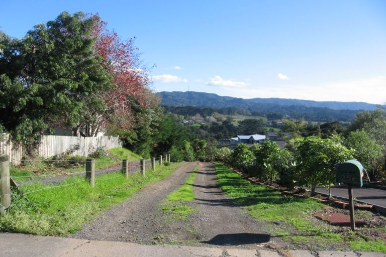 Photo of property in 25c Phillip Avenue, Glen Eden, Auckland, 0602