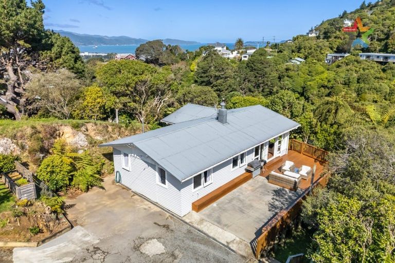 Photo of property in 64 Pekanga Road, Normandale, Lower Hutt, 5010