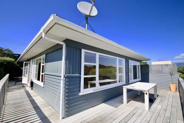 Photo of property in 24 Lily Street, Raglan, 3225