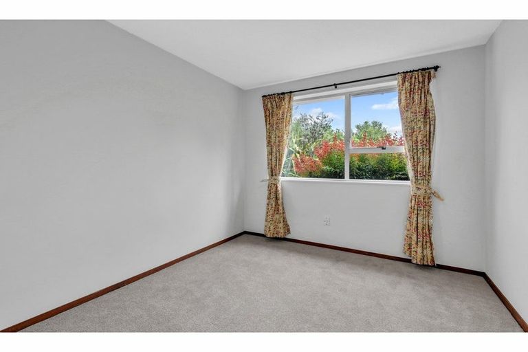 Photo of property in 66 Oakley Crescent, Hornby, Christchurch, 8042