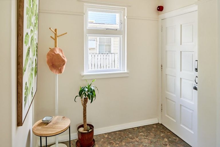 Photo of property in 3/1 Rixon Grove, Mount Victoria, Wellington, 6011