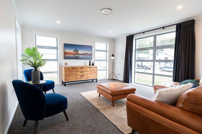 Photo of property in 24 Te Piriti Road, One Tree Point, 0118