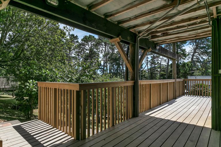 Photo of property in 25 Jacaranda Avenue, Beach Haven, Auckland, 0626