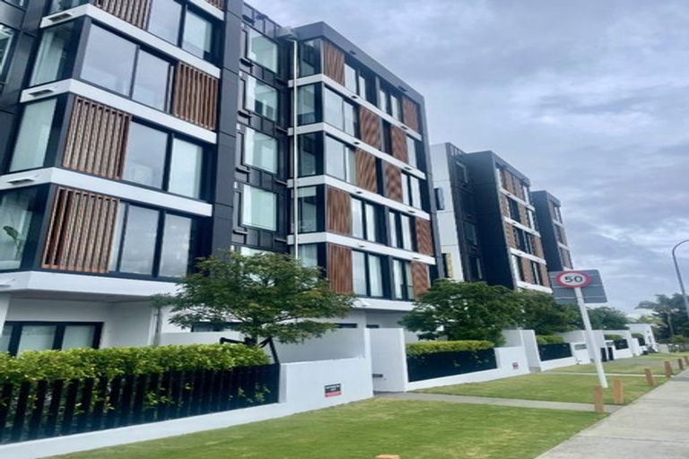 Photo of property in Frank Sargeson Apts, 201/74 Anzac Street, Takapuna, Auckland, 0622