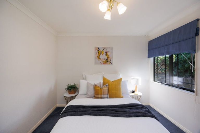 Photo of property in 12 Franklin Avenue, Hokowhitu, Palmerston North, 4410