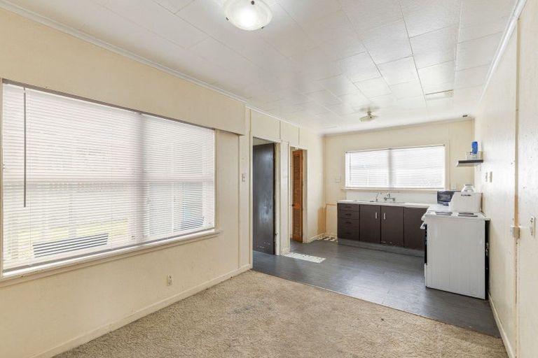 Photo of property in 3 Wiremu Place, Blagdon, New Plymouth, 4310