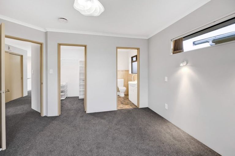 Photo of property in 21a Clemow Road, Fitzroy, New Plymouth, 4312