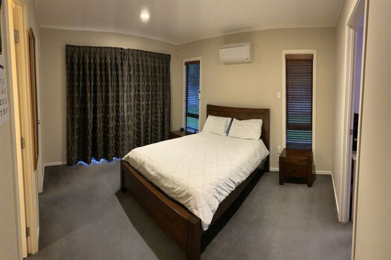 Photo of property in 180 Kilkenny Drive, East Tamaki Heights, Auckland, 2016