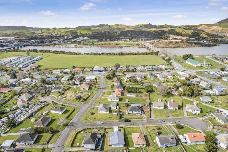 Photo of property in 2 Armstrong Street, Huntly, 3700