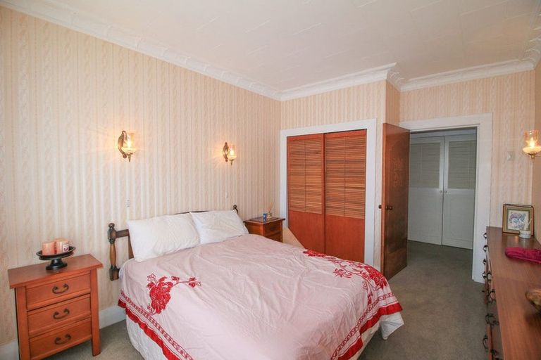 Photo of property in 160 Marine Parade, Bluff, 9814