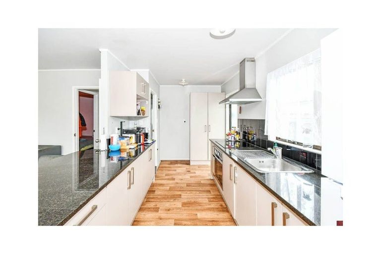 Photo of property in 1/24 Burundi Avenue, Clendon Park, Auckland, 2103