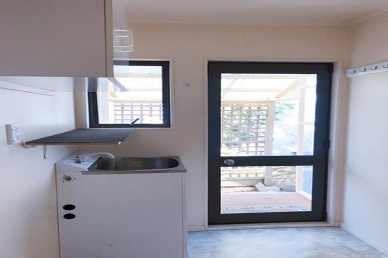 Photo of property in 12 Greville Road, Pinehill, Auckland, 0632