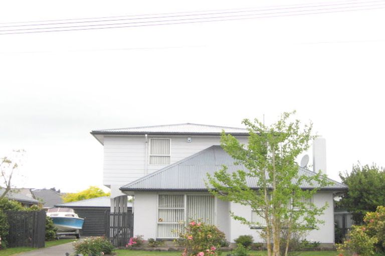 Photo of property in 16 Mottram Street, Redwood, Christchurch, 8051