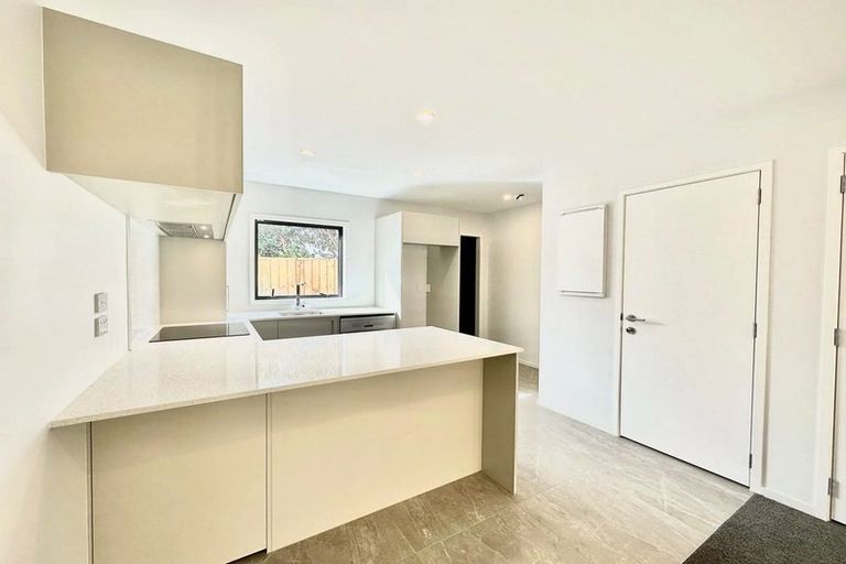 Photo of property in 4/8 Valron Road, Te Atatu South, Auckland, 0602