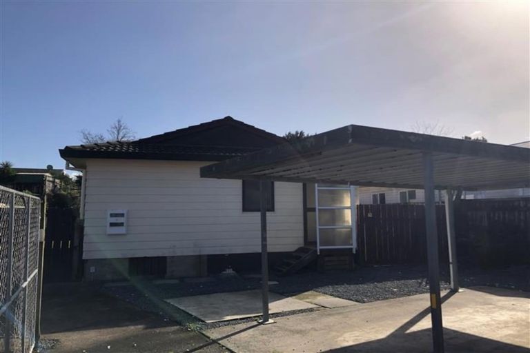 Photo of property in 2/12 Trimdon Street, Randwick Park, Auckland, 2105