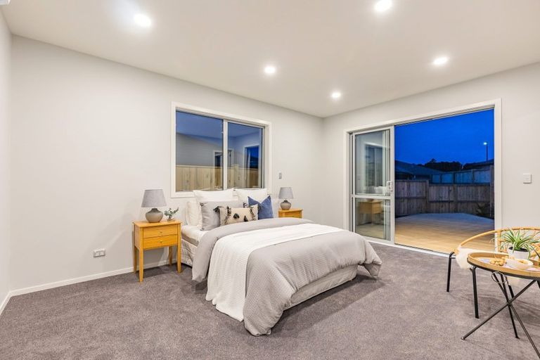 Photo of property in 43 Lumbarda Drive, Kumeu, 0810