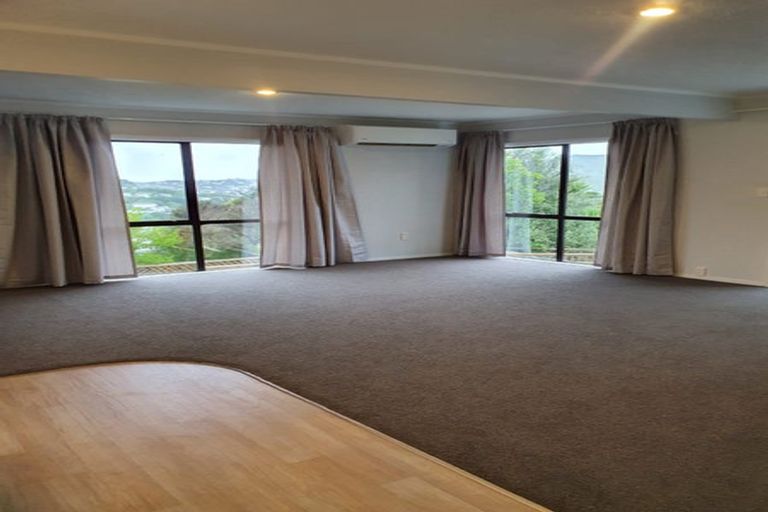 Photo of property in 113 Percy Dyett Drive, Karori, Wellington, 6012