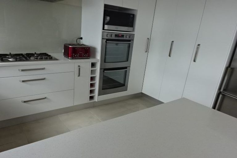 Photo of property in 1/6 Duncansby Road, Stanmore Bay, Whangaparaoa, 0932