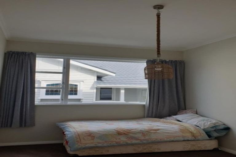 Photo of property in 89 Derwent Street, Island Bay, Wellington, 6023