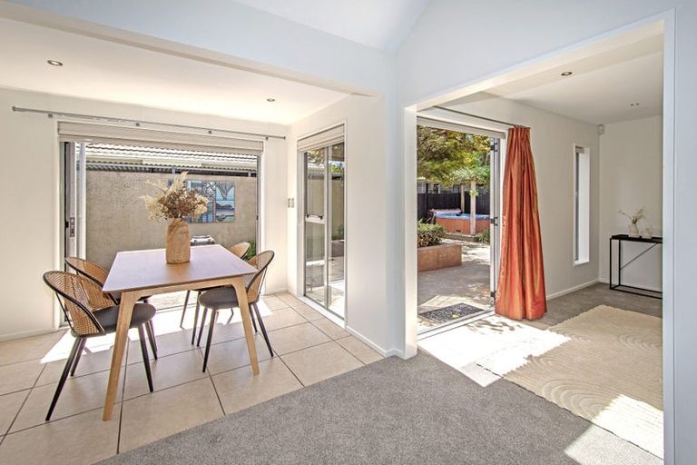 Photo of property in 2/11 Mclellan Place, Ilam, Christchurch, 8041