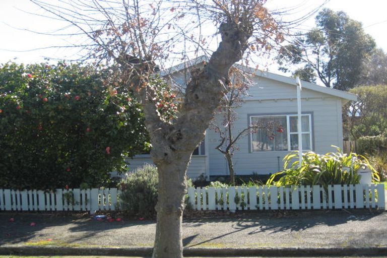 Photo of property in 18 Garrison Street, Carterton, 5713